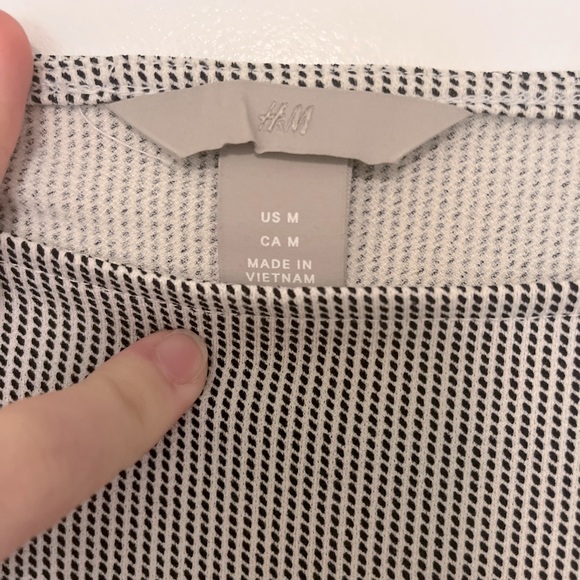 H&M blouse - Picture 2 of 2